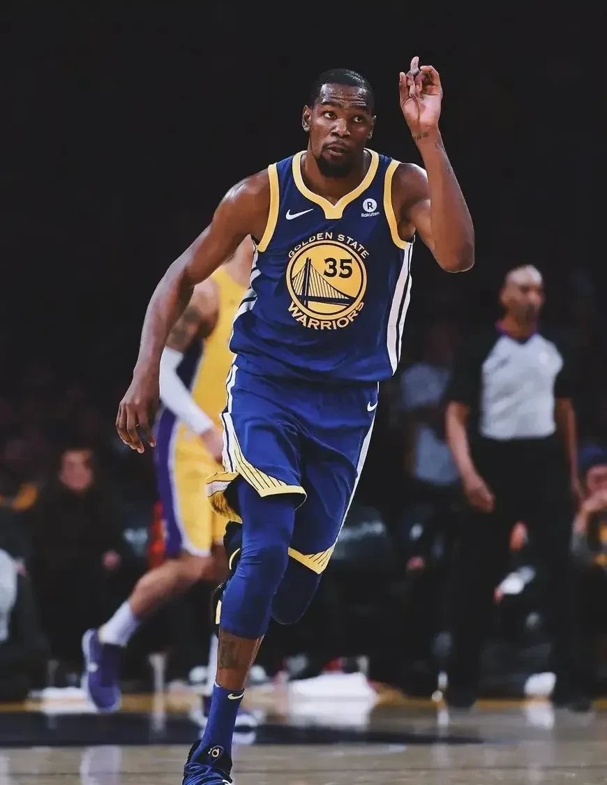 杜兰特连续十场比赛得分超过最后时刻胜出,德国队不断突破!气势如虹延续(杜兰特半场38分) 杜兰特连续十场比赛得分超过最后时刻胜出,德国队不断突破!气势如虹延续(杜兰特半场38分)