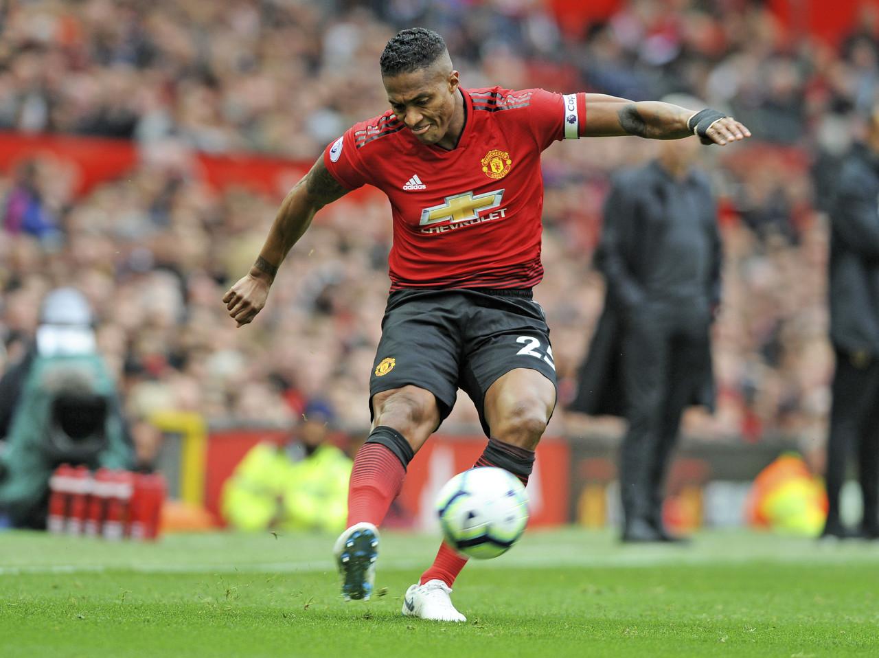 九游体育-关于瓦伦西亚训练开放日,国际比赛日豪取连胜引欢呼,社区盾在即,资深球员宣示担当的信息