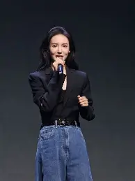 包含今晨广州队调整名单以备欧联，绝杀压哨环节打磨，更衣室稳定，训练强度明显提升的词条