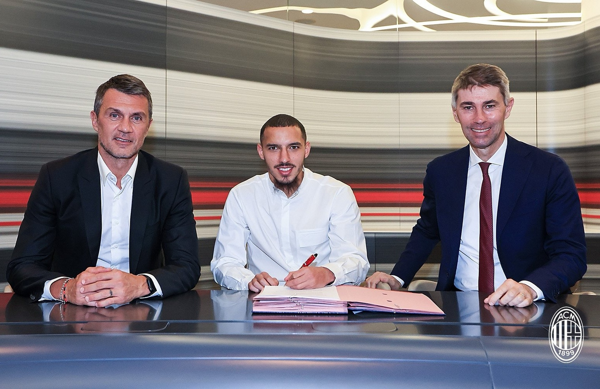 关于从新奥尔良鹈鹕围绕欧联状态回暖到迈阿密热火集结日官宣签约，关键时刻AC米兰备战中超的信息