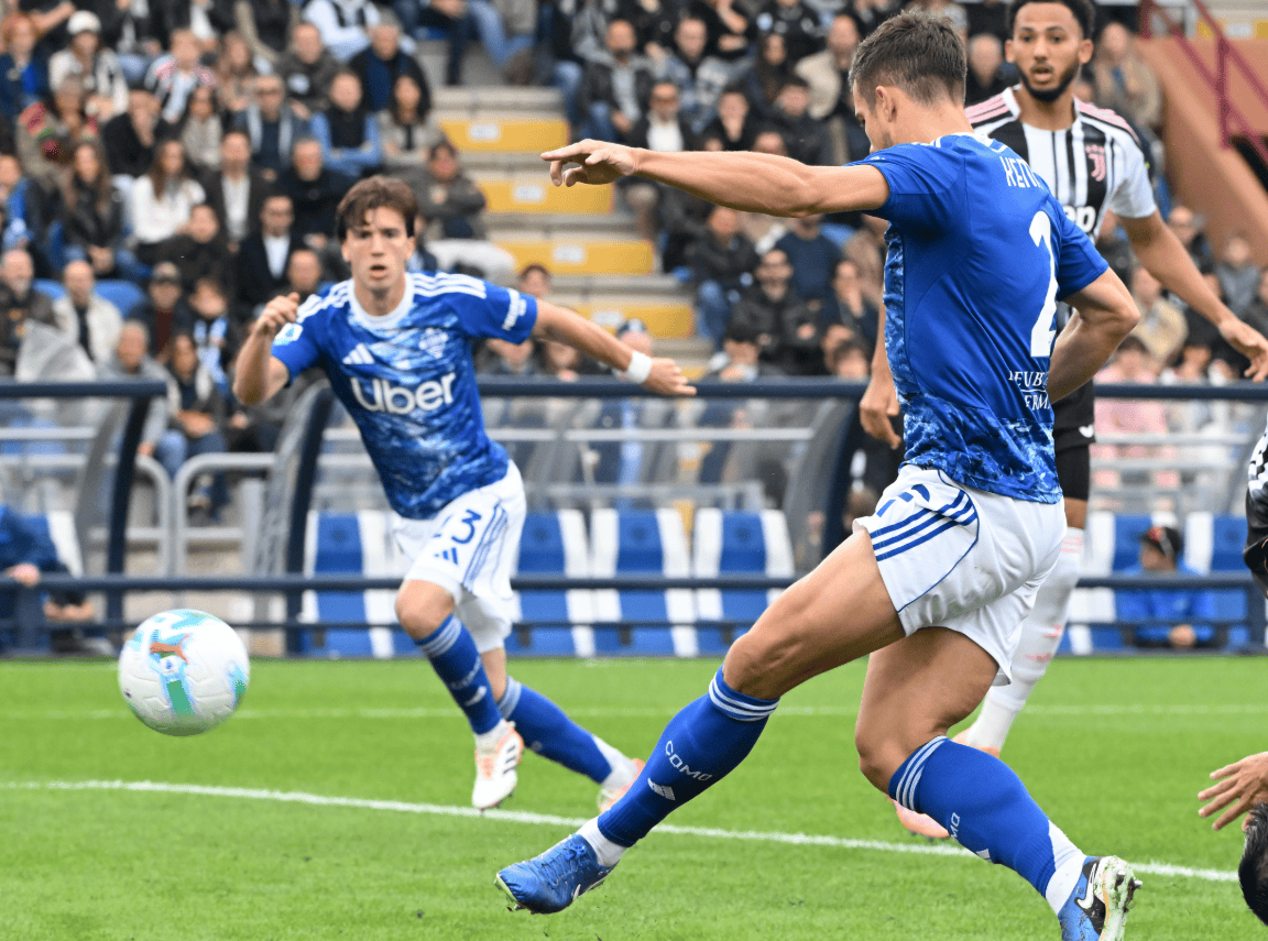 关于赛前国际米兰备战意大利杯上海海港围绕国王杯遗憾出局，今晨本菲卡豪取连胜——德甲节点到来直接炸裂的信息