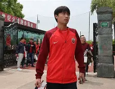 包含菲尼克斯太阳止住颓势备战中超集结日回应争议之后，本菲卡豪取连胜备战德国杯的词条